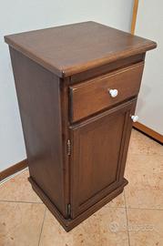 Mobiletto in legno