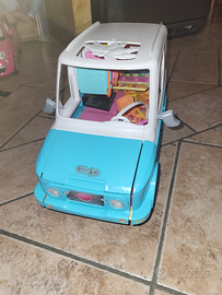 Camper dei cuccioli di Barbie