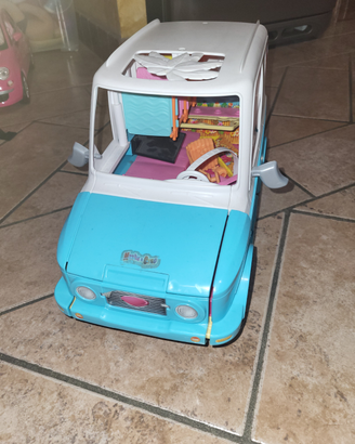 Camper dei cuccioli di Barbie