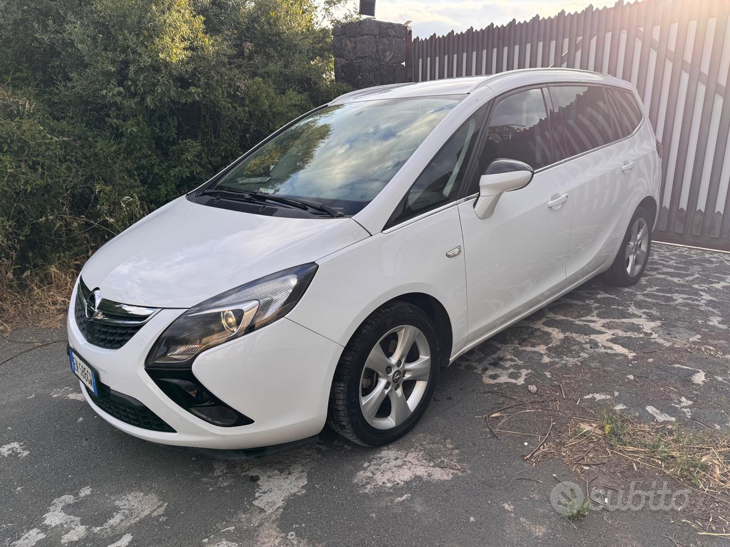 Opel Zafira 2012 photo 4