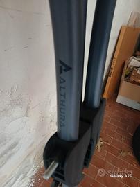 due portabici da tetto marca ALTHURA