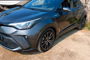 Toyota CHR Ibrida 