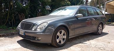 Mercedes E 280 CDI SW  intera per ricambi