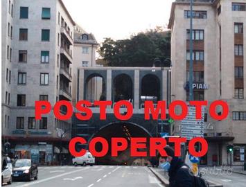 Posto moto coperto centro