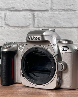 Fotocamera Nikon F55 a pellicola