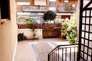 Ultime disponibilità casa vacanze Ostia giardino p