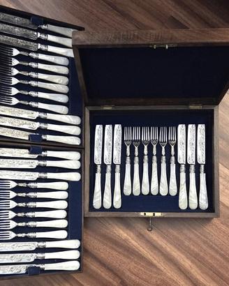 Servizio vittoriano in argento 925 e madreperla