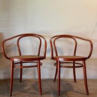 Coppia di sedie modello 209 “Le Corbusier”