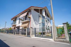 3 LOCALI A SOVICO