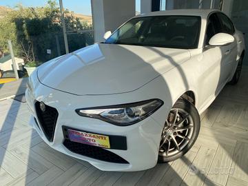 Alfa Romeo Giulia 2.2 TurboD B-tech AT8 FULL LED20