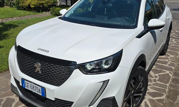 Peugeot 2008 BlueHDi 130 S&S EAT8 Allure Pack