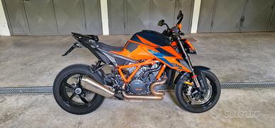 KTM 1290 SUPER DUKE R