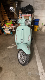 Vespa primavera verde acqua