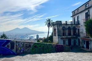 2 LOCALI A NAPOLI