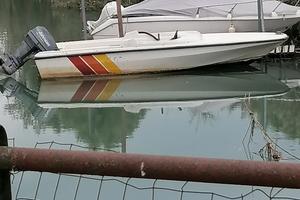 barca vtr e Johnson 40 mt. 5