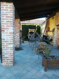 Vendita rustico con ampio giardino