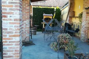 Vendita rustico con ampio giardino