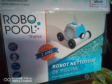 robot pulisci fondo piscina