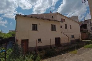 Casa indipendente Goriano Valli, Tione, L'Aquila