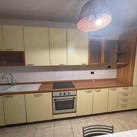 Cucina completa di elettrodomestici trattabile