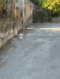 Casale rustico con fondo agricolo