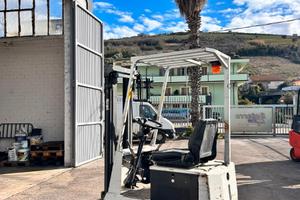 CARRELLO ELEVATORE OM10