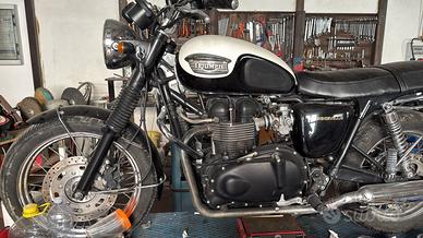 Bonneville 790