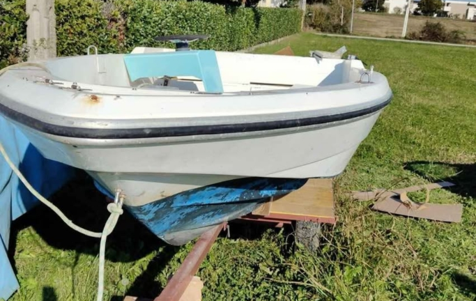 Barca Open 4,70 x 1,80 con Johnson Evinrude 737