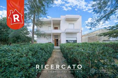Villa di 440 m² con più di 5 locali a Cavallino