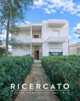 Villa di 440 m² con più di 5 locali a Cavallino