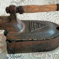 coppia di ferri da stiro antichi 