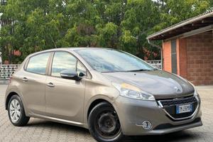 Peugeot 208 1.4 HDi 68 CV 5 porte Allure