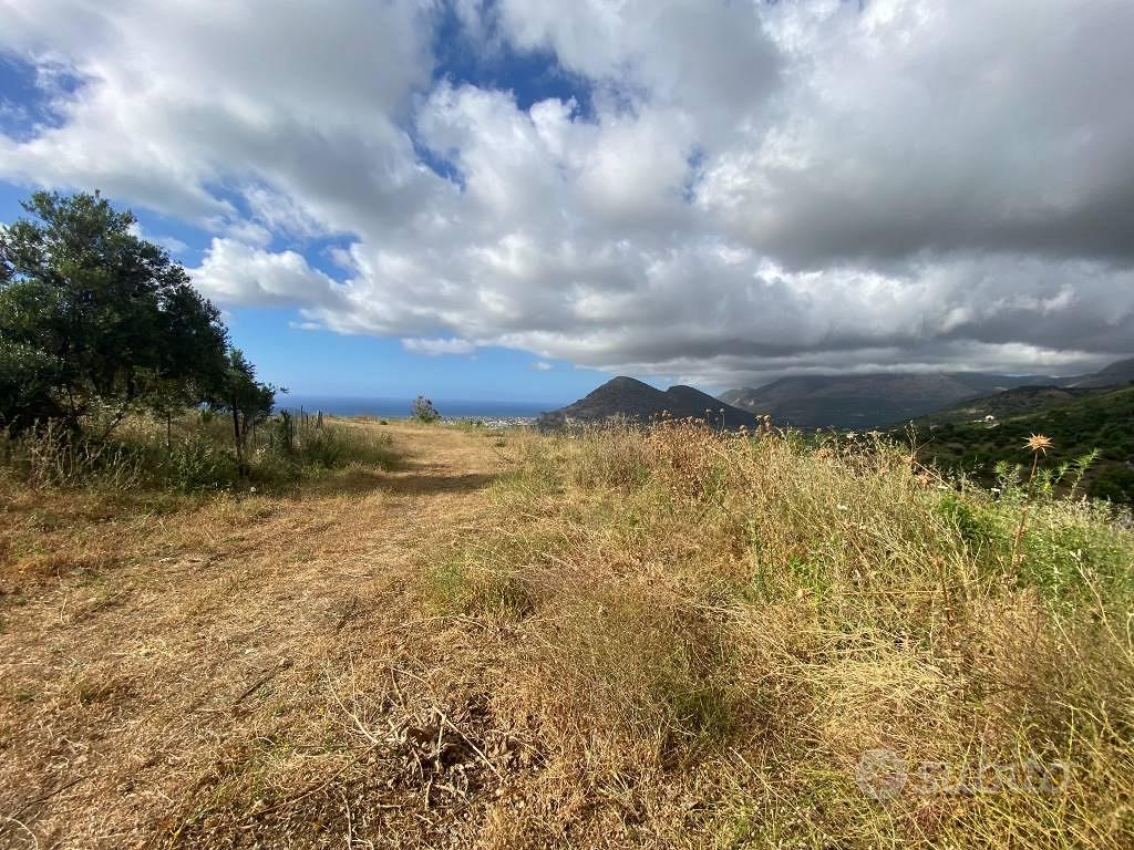 Terreno di 70000 m² a Carini - Altro