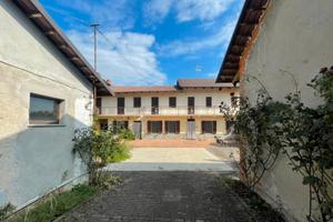 Casa indipendente su tre lati Brusasco