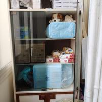 Vetrinetta in legno con ante a vetri