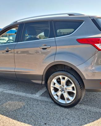 Ford Kuga 2.0 TDCI 163 CV 4WD Powershift Titanium-