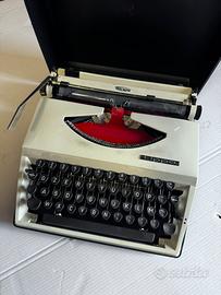 Macchina da scrivere Triumph Tippa