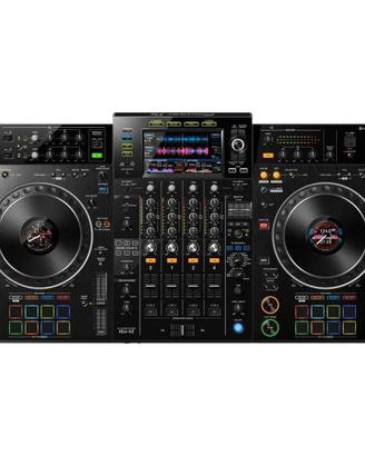 ATTREZZATURA DJ & LIGHTING
