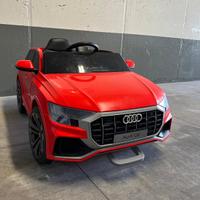Macchinina elettrica per bambini mod. Audi Q8