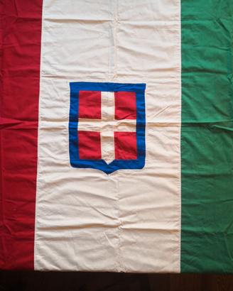 BANDIERA con lo stemma della Casa Savoia