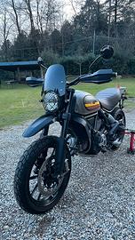 Ducati scrambler pluriaccessoriata