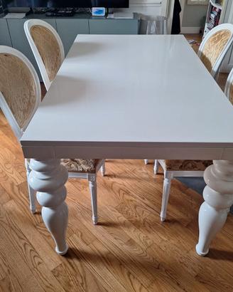 Tavolo Design allungabile gambe in legno tornite