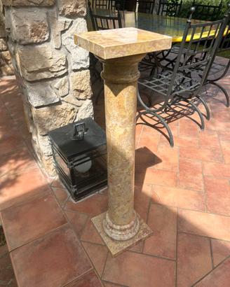 Colonna piedistallo in marmo naturale lucido