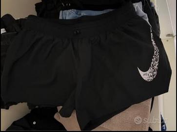 Pantaloncini Nike