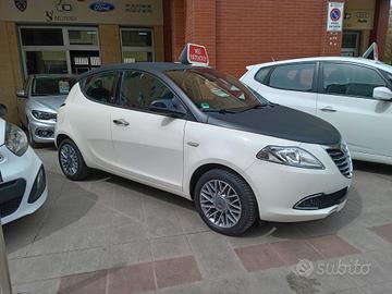 Lancia Ypsilon 1.2 69 CV Unyca