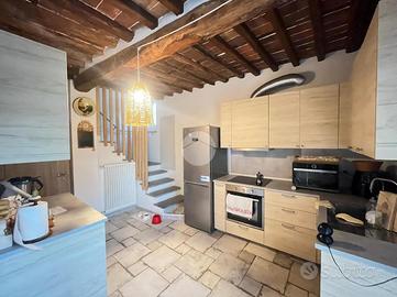 5 LOCALI A MASSAROSA