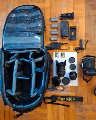 Nikon D700 fx con vari accessori