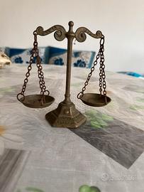 Bilancia d’epoca decorzione