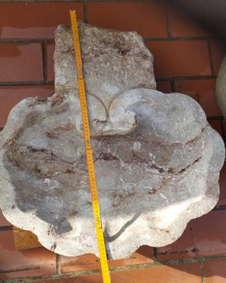 ANTICHISSIMA  ACQUASANTIERA IN MARMO ROSA - 800