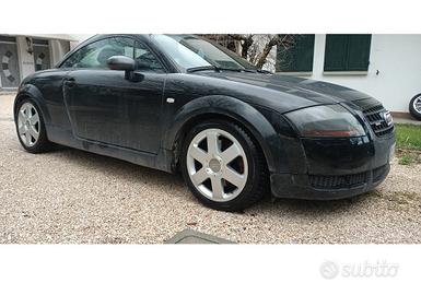 Audi TT mk1 225 coupé quattro 
